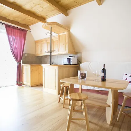 U Bohuna Jacuzzi & Sauna Apartament